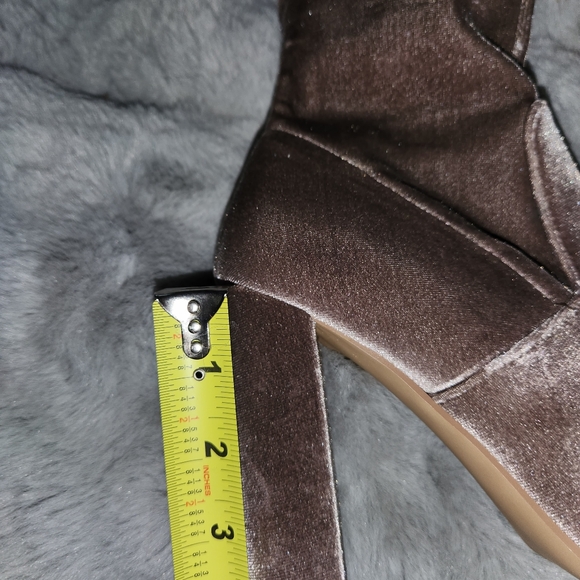 Steve Madden (Edit) Size 7.5 Gray Velour Sock Boot - Picture 7 of 12